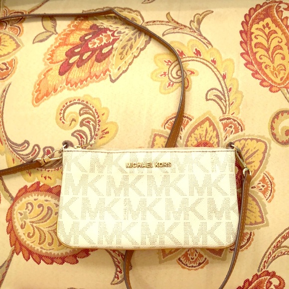 Michael Kors Handbags - Michael Kors Purse